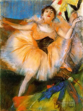 bailarina sentada 1 Edgar Degas Pinturas al óleo